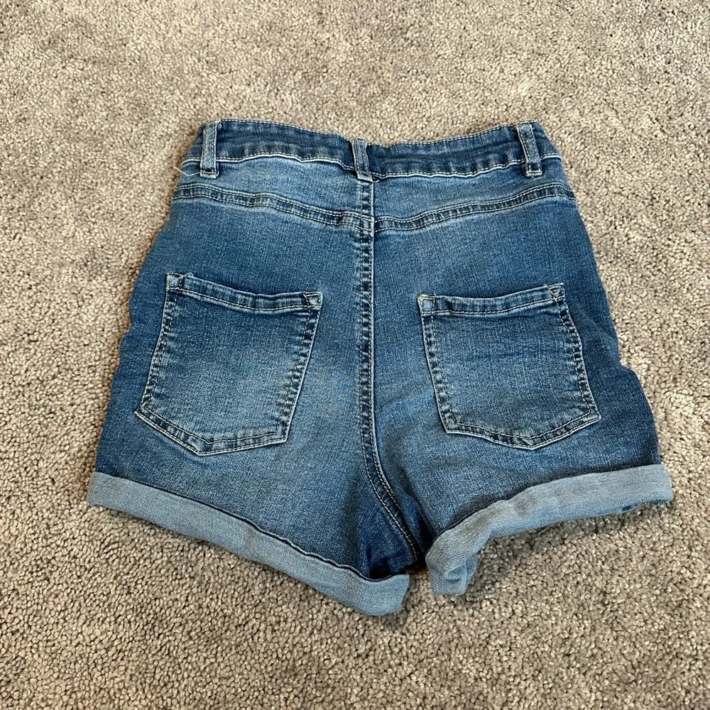 Jean shorts - Picture 3 of 3